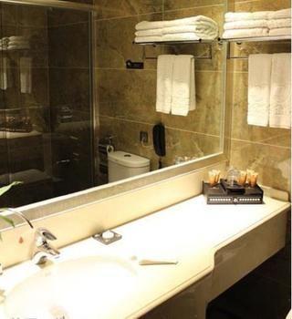 Jinyue Business Hotel Yichuan  외부 사진