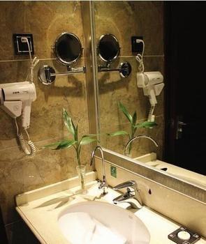 Jinyue Business Hotel Yichuan  외부 사진
