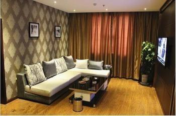 Jinyue Business Hotel Yichuan  외부 사진